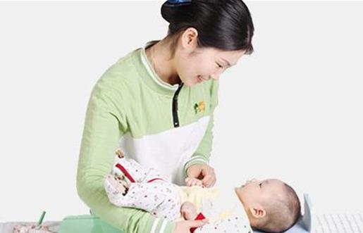 揭阳育婴师证初级和高级的区别(五级育婴师证是初级还是高级)